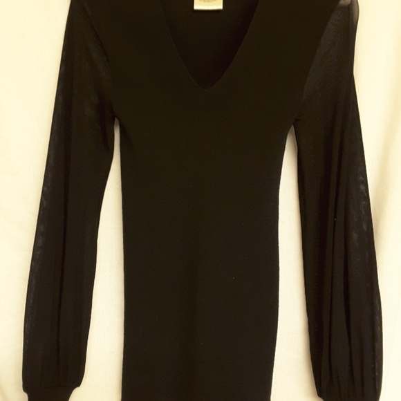 Fuzzi Tops - Fuzzi V neck blouse